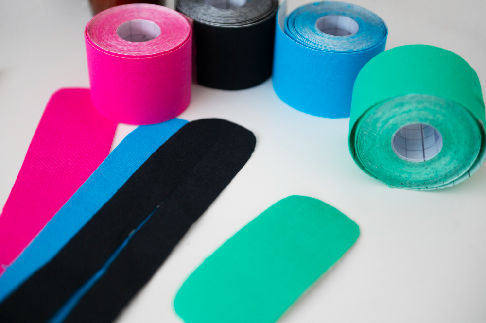 Kinesio tejpování: jak pružná páska uleví od bolesti svalů
