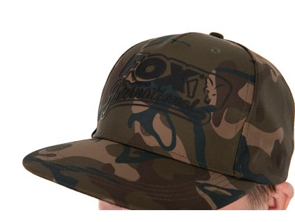 chh028 fox camo snap back cap logo detail