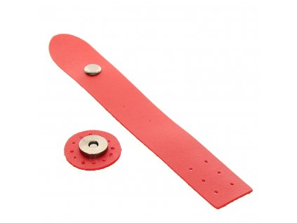 Koženkové magnetické zapínání s přezkou červené
