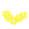 plastový knoflík kytička žlutá