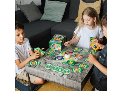 Karetní hra Boom Boom – Smraďoši Trefl 01910