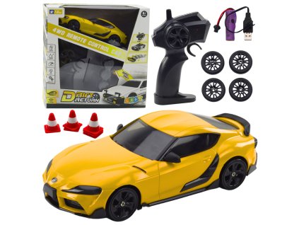 Žluté RC závodní auto pro drift s výměnnými koly 4WD dálkově ovládané