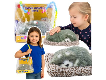 Realistická Soška Spícího Huskyho na Polštáři s Doplňky a Zvuky