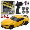 Žluté RC závodní auto pro drift s výměnnými koly 4WD dálkově ovládané
