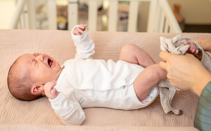 Zelená stolice u miminka