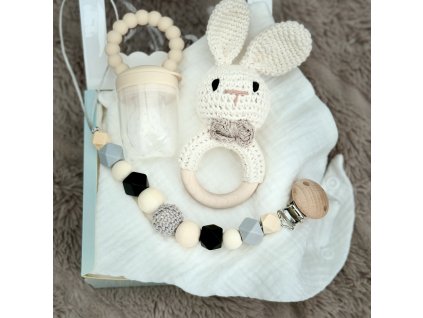set dárek pro miminka klip na dudlík kousátko chrastítko ovocný dudlík bryndáček dárková krabička černobílá šedá pro kluky holky