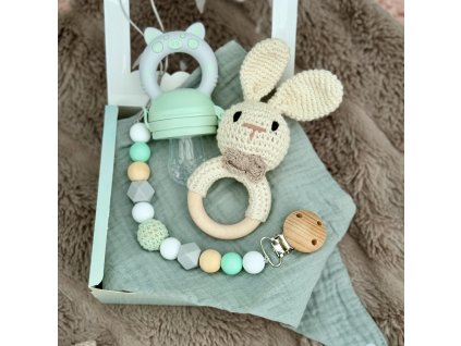 set dárek pro miminka klip na dudlík kousátko chrastítko ovocný dudlík bryndáček dárková krabička zelená pro kluky holky 9