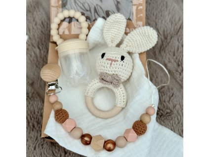 set dárek pro miminka klip na dudlík kousátko chrastítko ovocný dudlík bryndáček dárková krabička hnědá béžová pro kluky holky