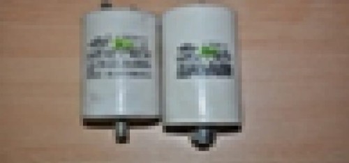 Kondenzátor 50 µF pro kompresor Kraft&Dele KD401 – pohled na díl