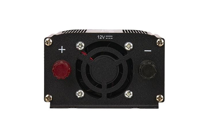 Kraft&Dele KD1250 – výstupní zásuvka 230 V a USB porty