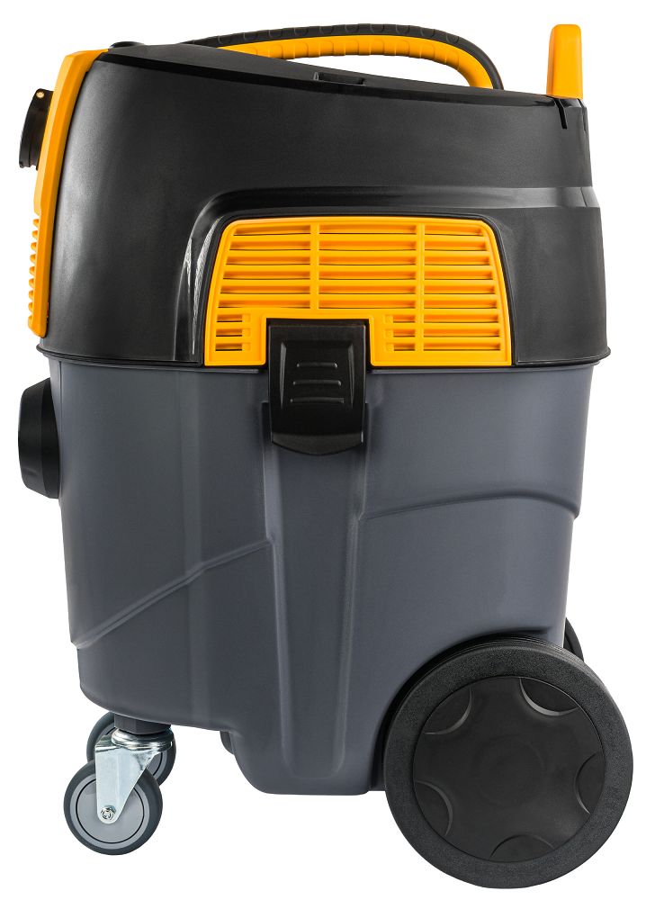 Průmyslový vysavač Powermat PM-OD-1600T-PRO – vestavěná zásuvka a automatický start
