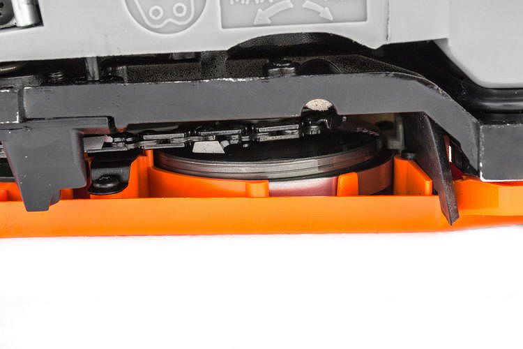 Benzínová řetězová pila Powermat PM-HR-7020 – detail motoru