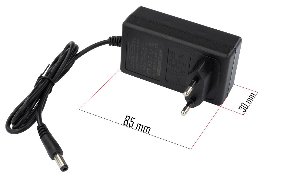 Nabíječka Powermat RT0053/0064/0104-LAD — detail konektoru 5x2 mm