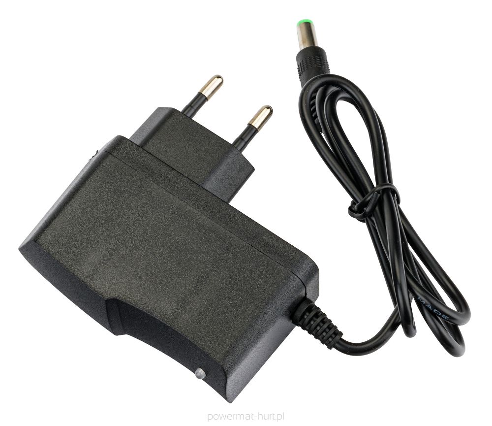Nabíječka Powermat RTPLK0036-LAD – pohled na konektor a tělo nabíječky