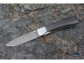 Zavírací ručně kovaný nůž z damašku Amur