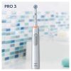 Zubní kartáček Oral-B PRO 3 3000 Sensitive Clean White