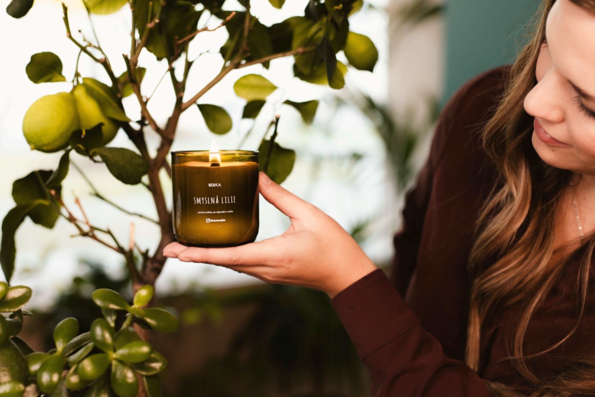 Jak pečovat o sójovou svíčku pro dokonalý zážitek