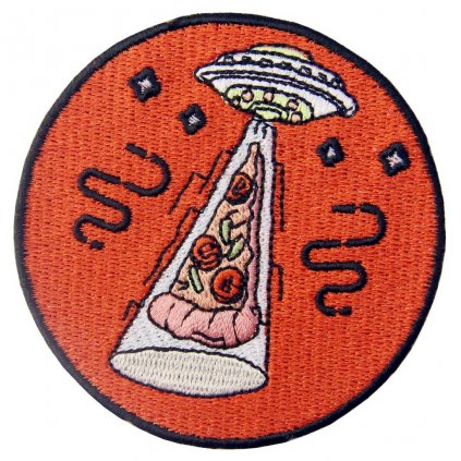 Nažehlovací nášivka UFO krade pizzu. Průměr: 7,4 cm