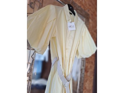 Šaty s balonovými rukávy