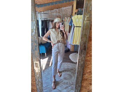 Vestička s límečkem