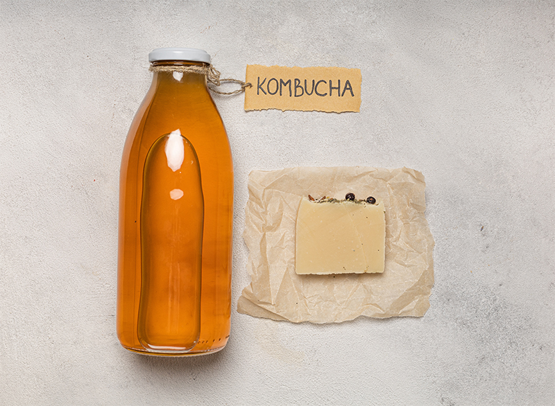 Kombucha: Zázračný fermentovaný nápoj, který si můžete připravit doma