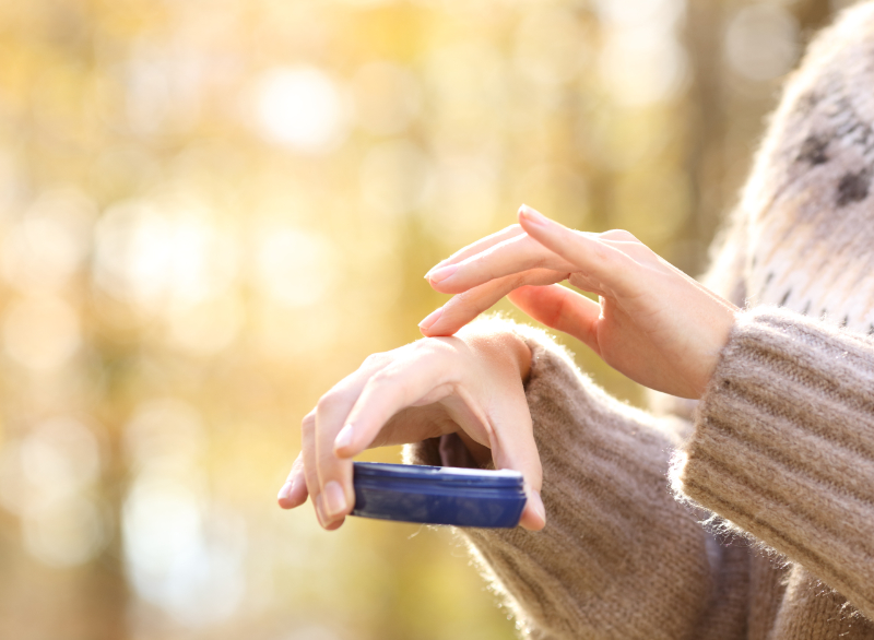 Suchá pokožka po zimě: proč vzniká a jak ji zklidnit
