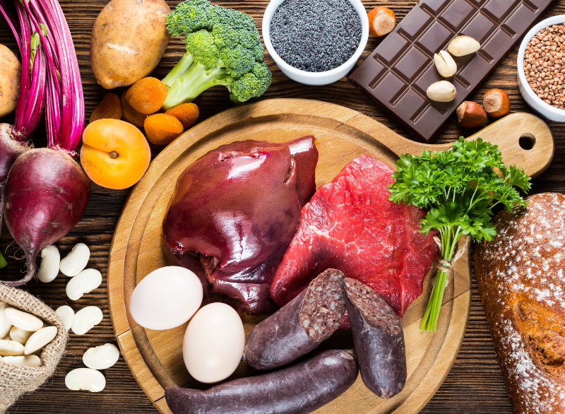 Železo u žen: příznaky nedostatku, kdy ho doplnit a čemu se vyhnout