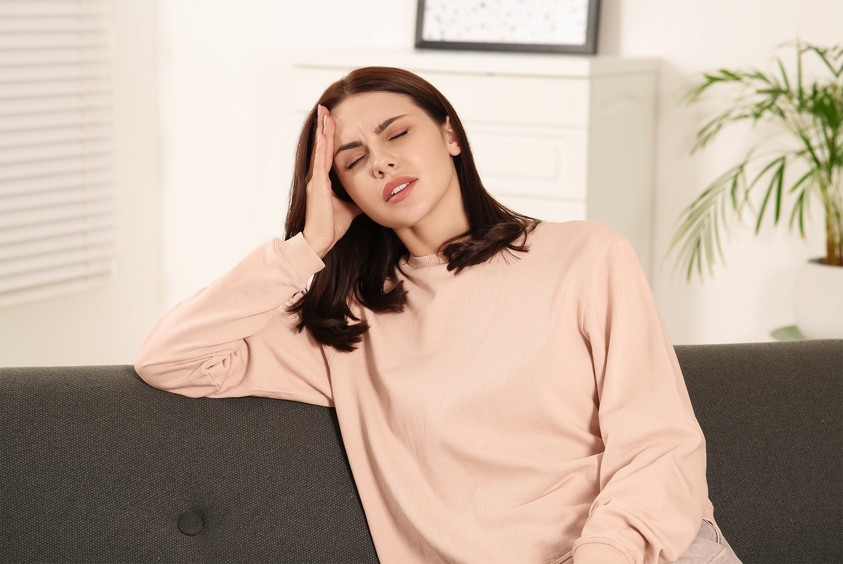 žena-trpící-symptomy-hormonální-nerovnováhy