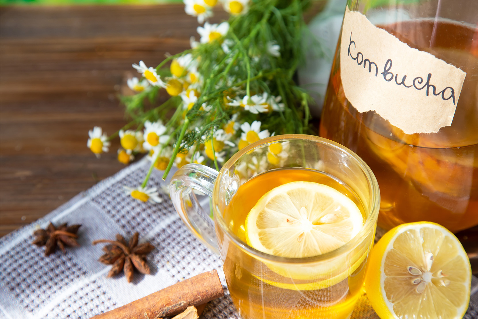 kombucha-nápoj-citrón-škorica-harmanček