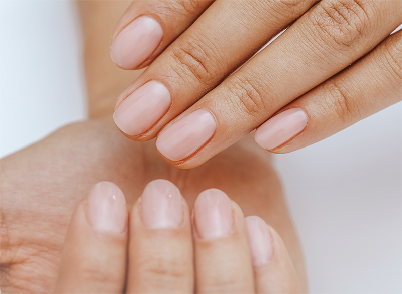 Biotyna, cynk, kolagen: fundament pięknych paznokci