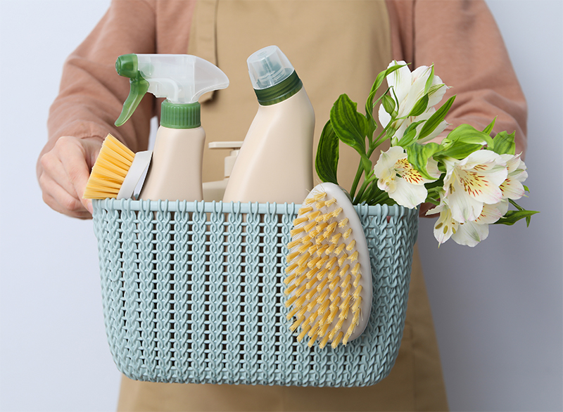 Jak biały ocet może zastąpić chemię w gospodarstwie domowym?