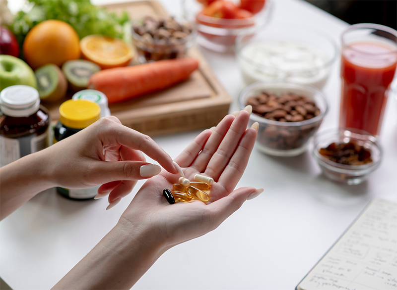 Naturalne a syntetyczne suplementy diety: które są dla Ciebie najlepsze?