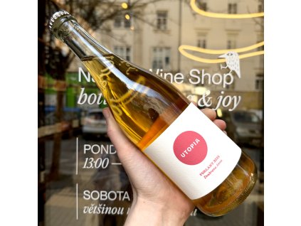 Utopia - Doubrava Anna Perlant 2022