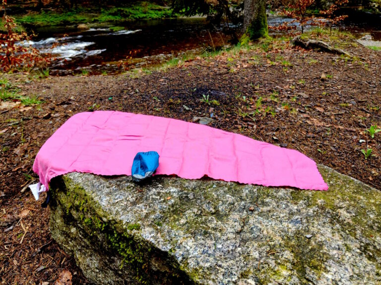 Rýchloschnúci uterák Naturehike (Lukas Erlebach)