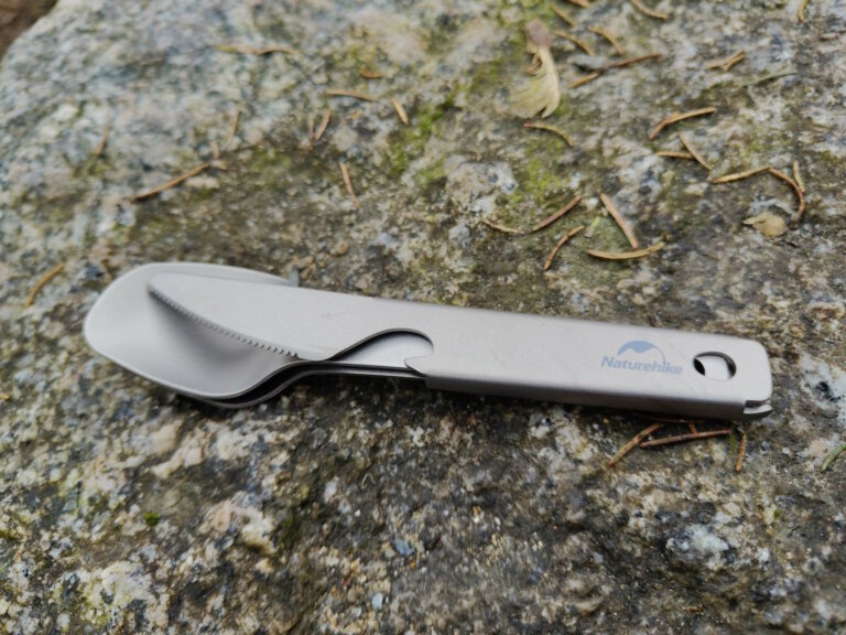 Sada titánových skladacích príborov Naturehike (Lukáš Erlebach)