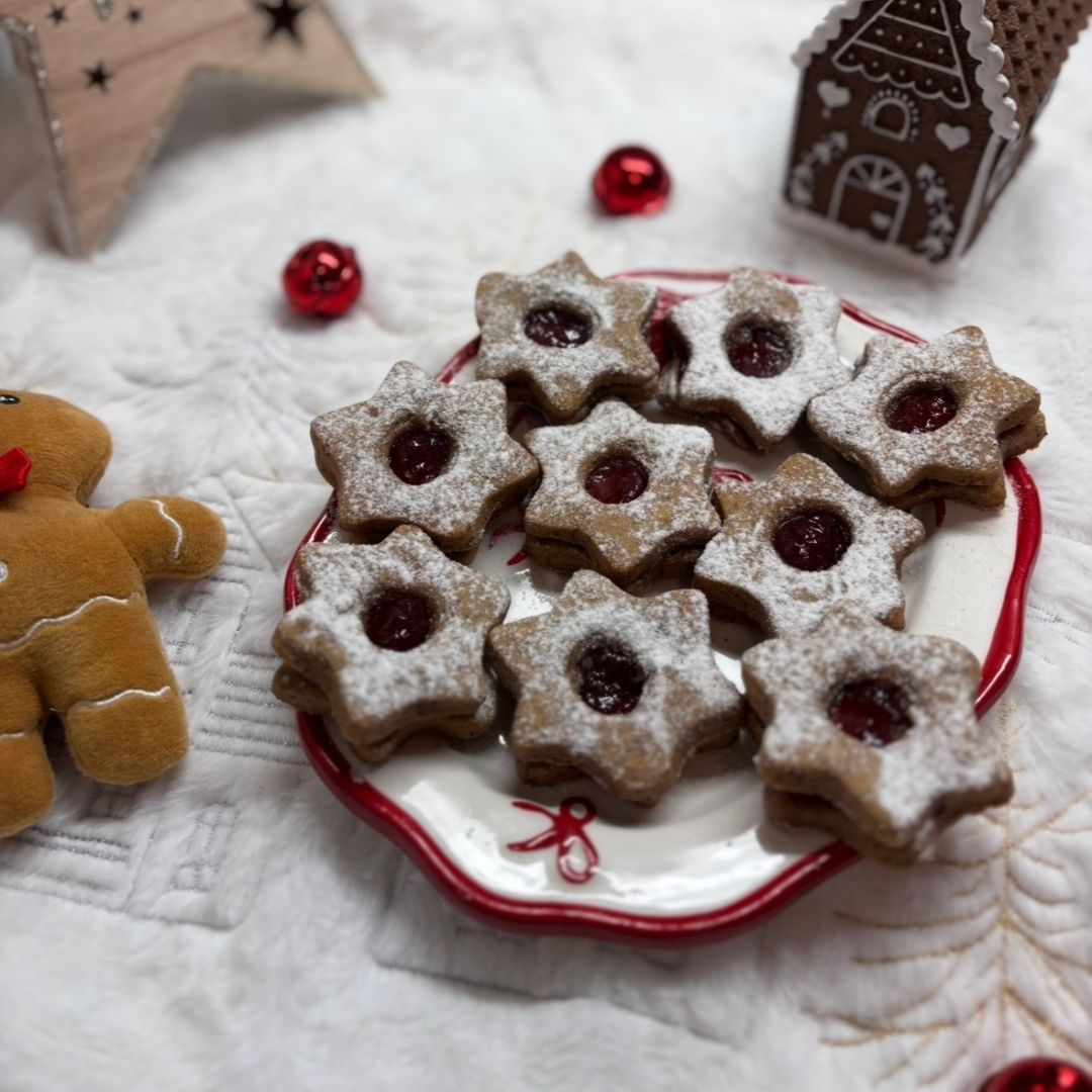 Linecké koláčiky s makom a ríbezľovým džemom