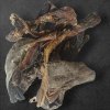 Große getrocknete Rinderhaxen sind ein köstlicher Leckerbissen für den Hund