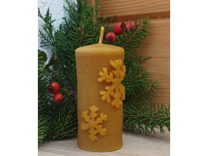 sviečka so snehovými vločkami