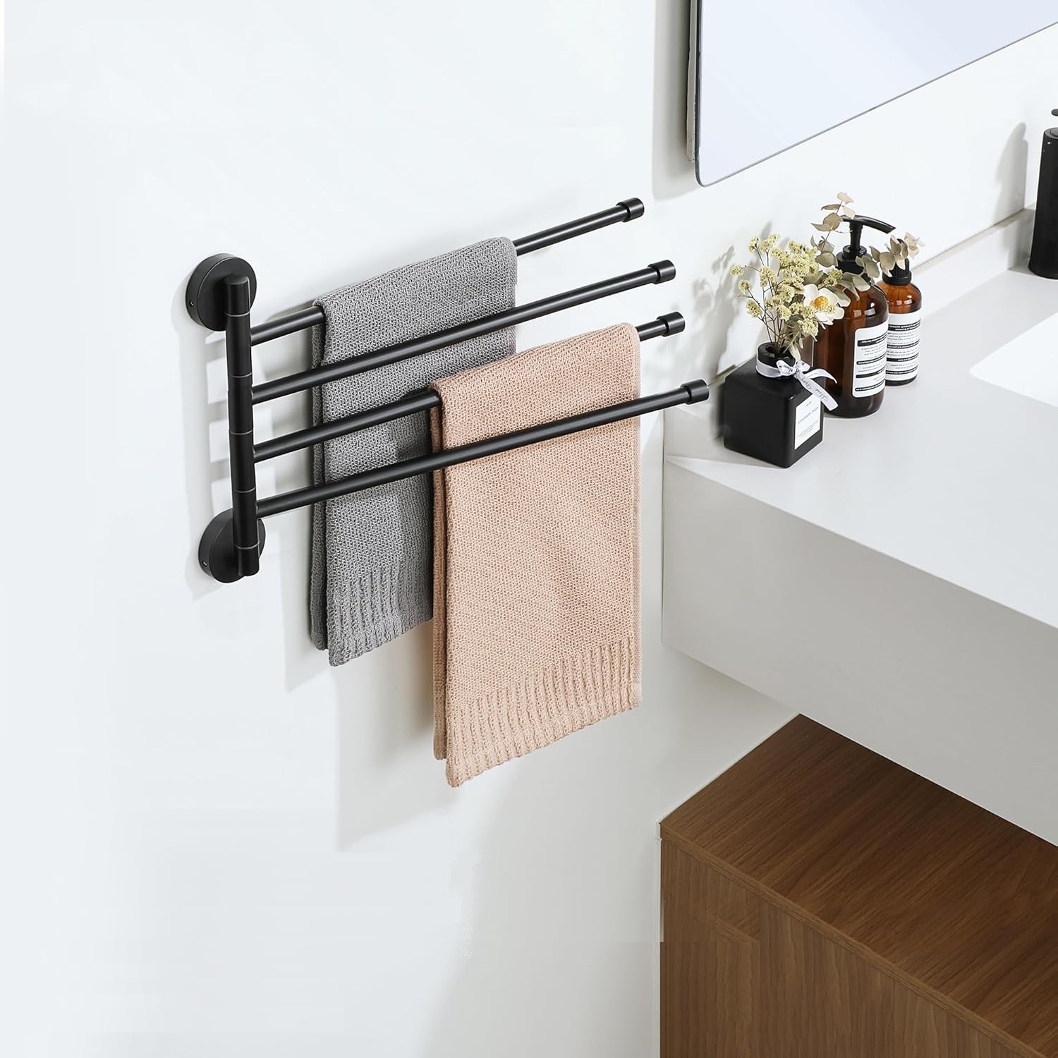 praktický věšák na ručníky do koupelny – 4 ramenní