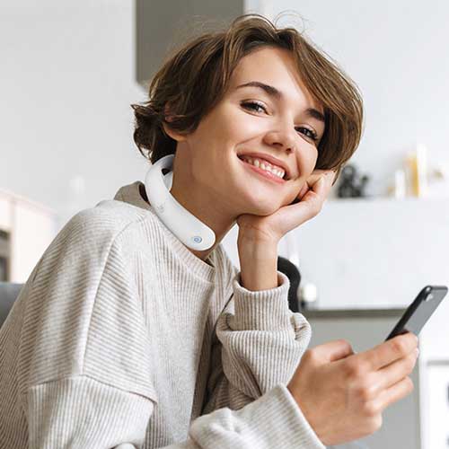 urządzenie-masujące-do-szyi