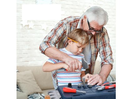 oryginalny dziecięcy stół warsztatowy z narzędziami