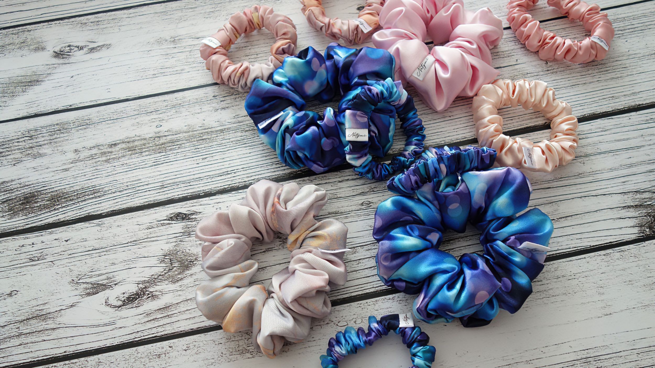 Gumičky scrunchie do vlasů satén