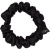 Uzka satenova cerna scrunchie do vlasu