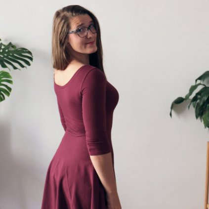 šaty půlkolo rukáv teplákovina + tm.vínová (7)