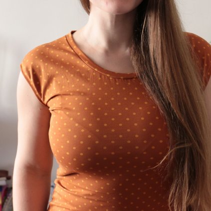 tričko oranžový puntík (9)