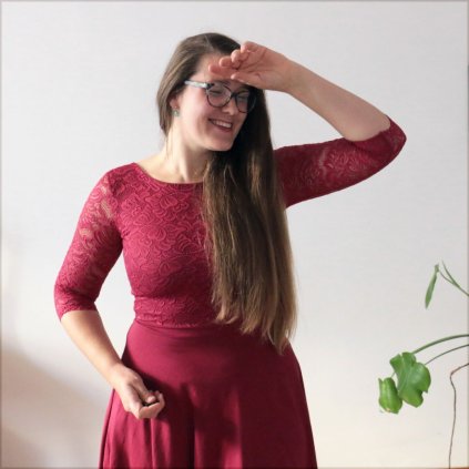 šaty půlkolo rukáv krajka vínová (10)