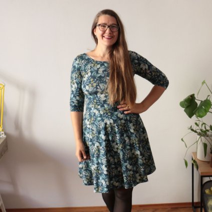 šaty půlkolo rukáv zelené listy (2)