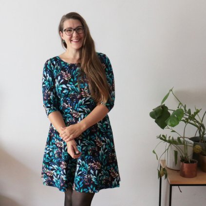 šaty půlkolo rukáv bobulky (59)