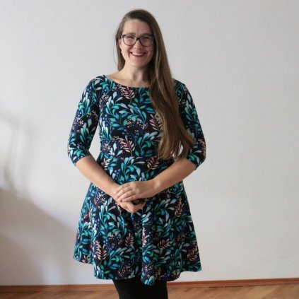 šaty půlkolo rukáv bobulky (61)