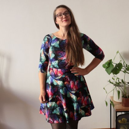 šaty půlkolo rukáv duhová vitráž 2 (5)